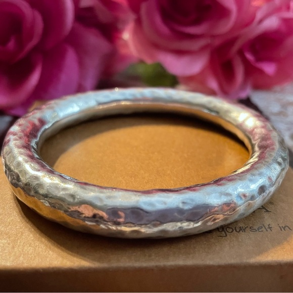 Silpada Oval Hammered Sterling Bangle Bracelet B1117 - Picture 3 of 16